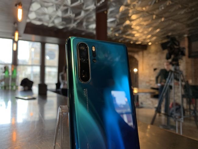 Huawei P30 Pro vs Galaxy S10 Plus vs iPhone XS Max