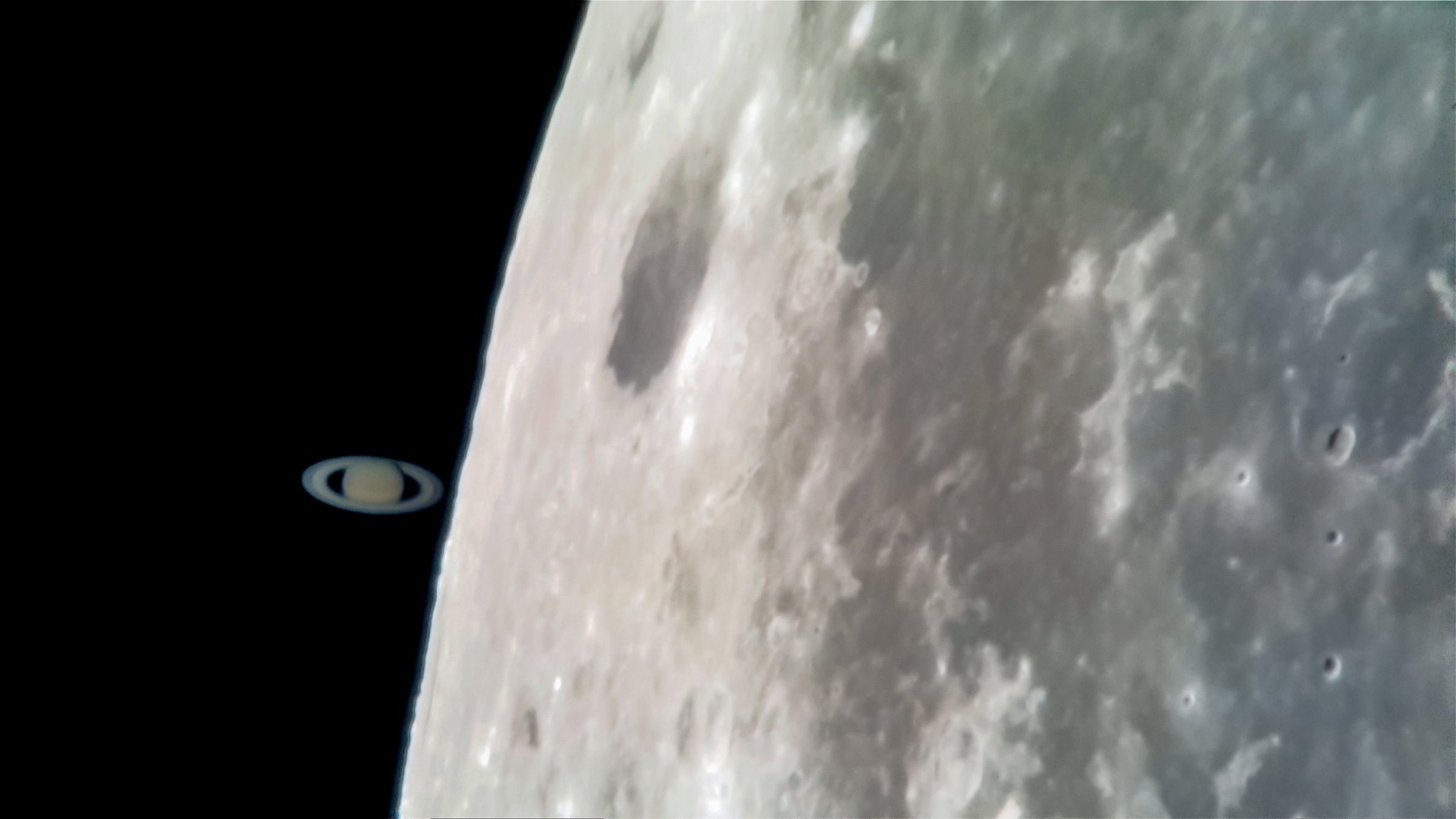 Satürn'un Bu Fotoğrafı Bir Galaxy S8 ile Çekildi