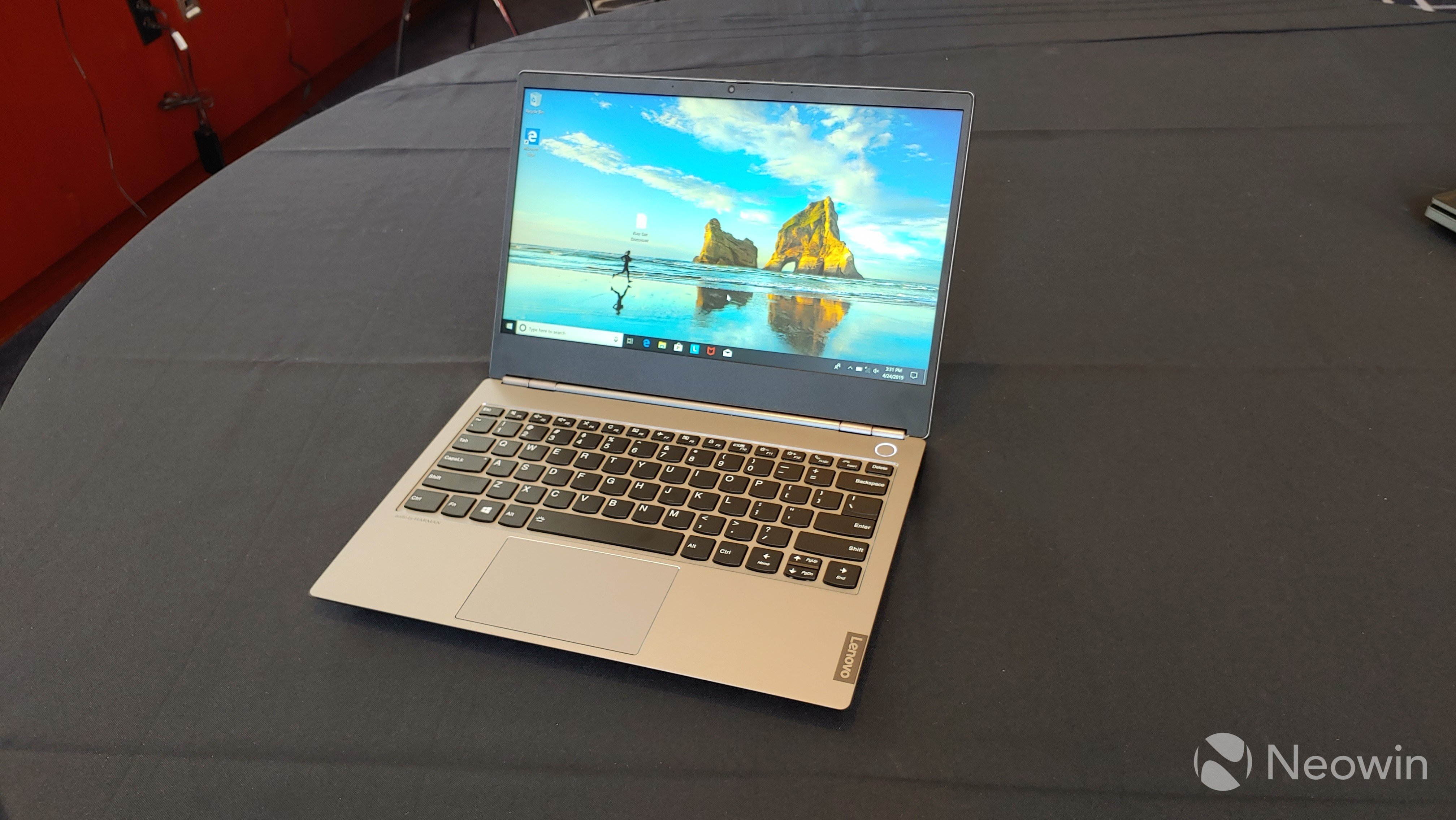 Lenovo'dan Yeni Laptop Serisi: ThinkBook