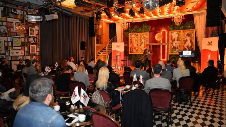 '33 yıldır renklerin hikayesini yansıtıyoruz'