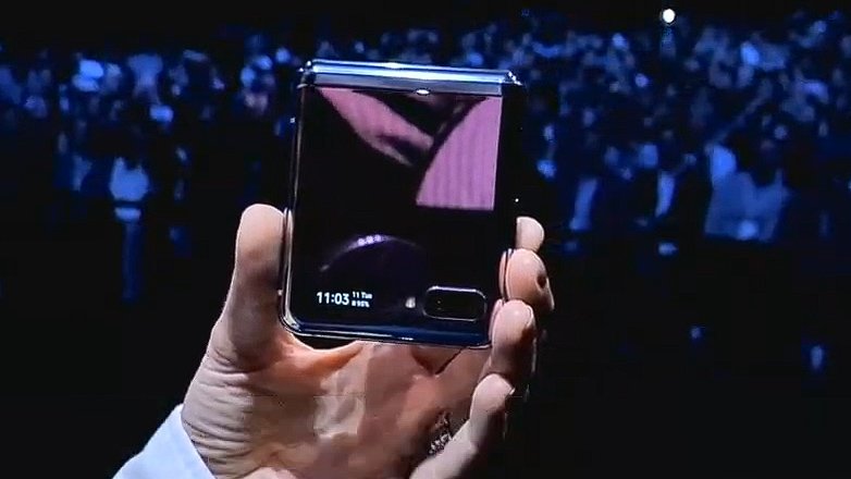 Samsung Galaxy Z Flip Tanıtıldı. İşte Fiyatı ve Tüm Özellikleri