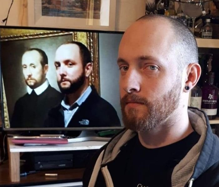 Kendilerine ikiz kadar benzeyen yüzleri paylaşanlar hayrete düşürüyor