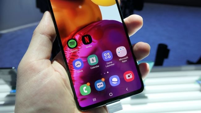 Samsung Galaxy A71 Tasarımı Nasıl?