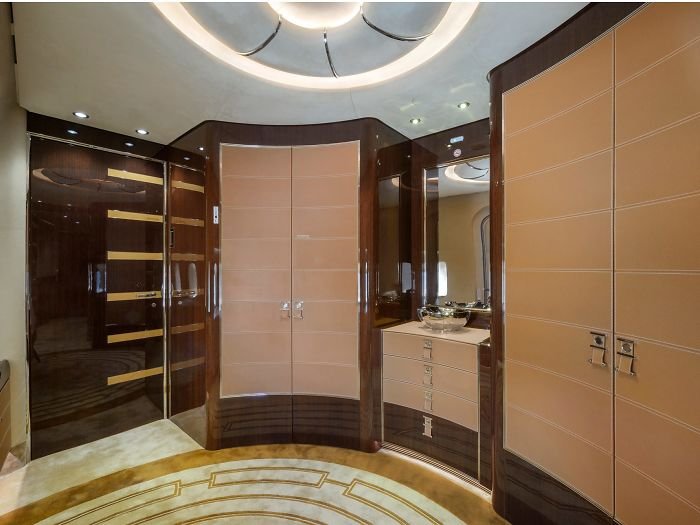 Siz bir de içini görün! İşte dünyanın en büyük özel jeti Boeing 747-8i