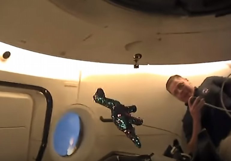 oyuncak dinozor spacex