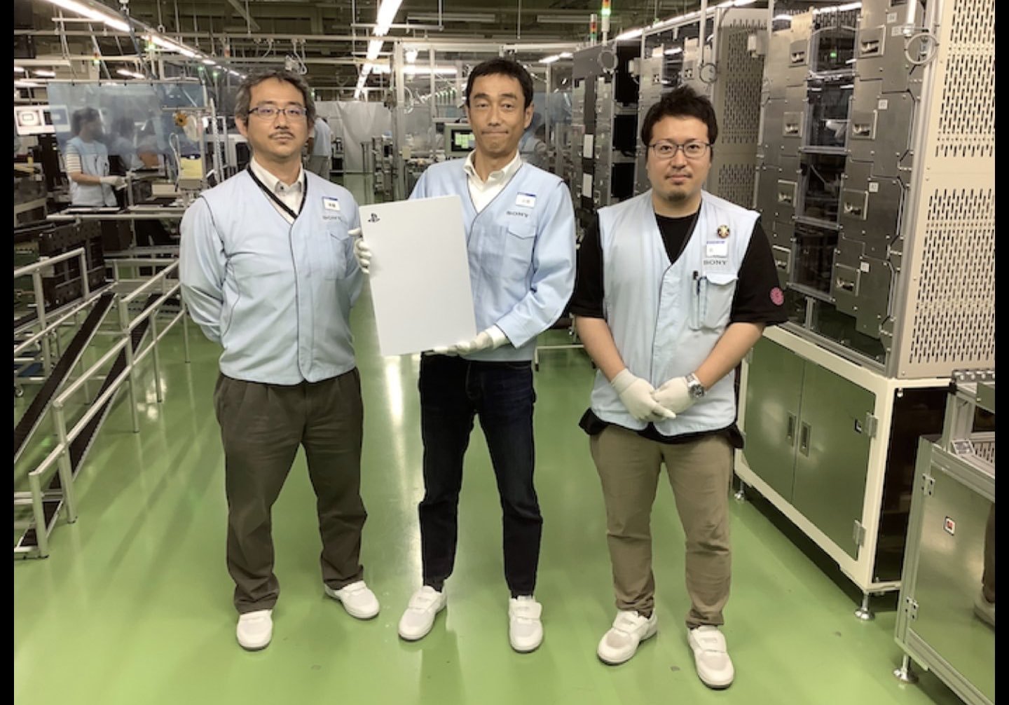 PS5'in Sızan Yeni Fotoğrafı, Korkulacak Kadar Büyük Olmadığını Söylüyor