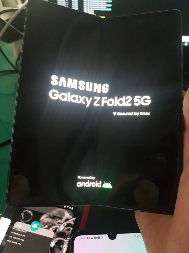 Galaxy Z Fold 2'nin Sızan Yeni Görüntüsü, Delikli Kamerayı Doğruladı
