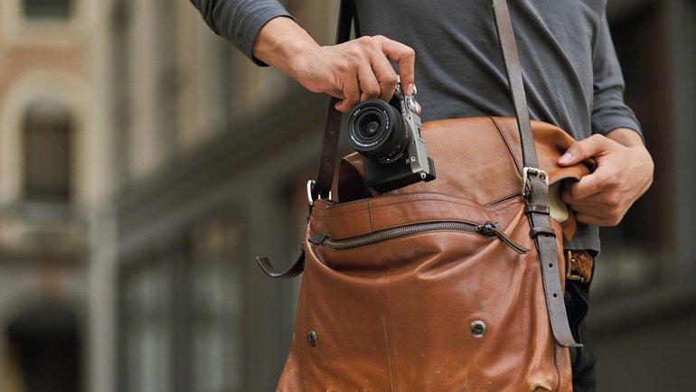 Sony Alpha 7C Fotoğraf Makinesi ve Zum Lensini Tanıttı