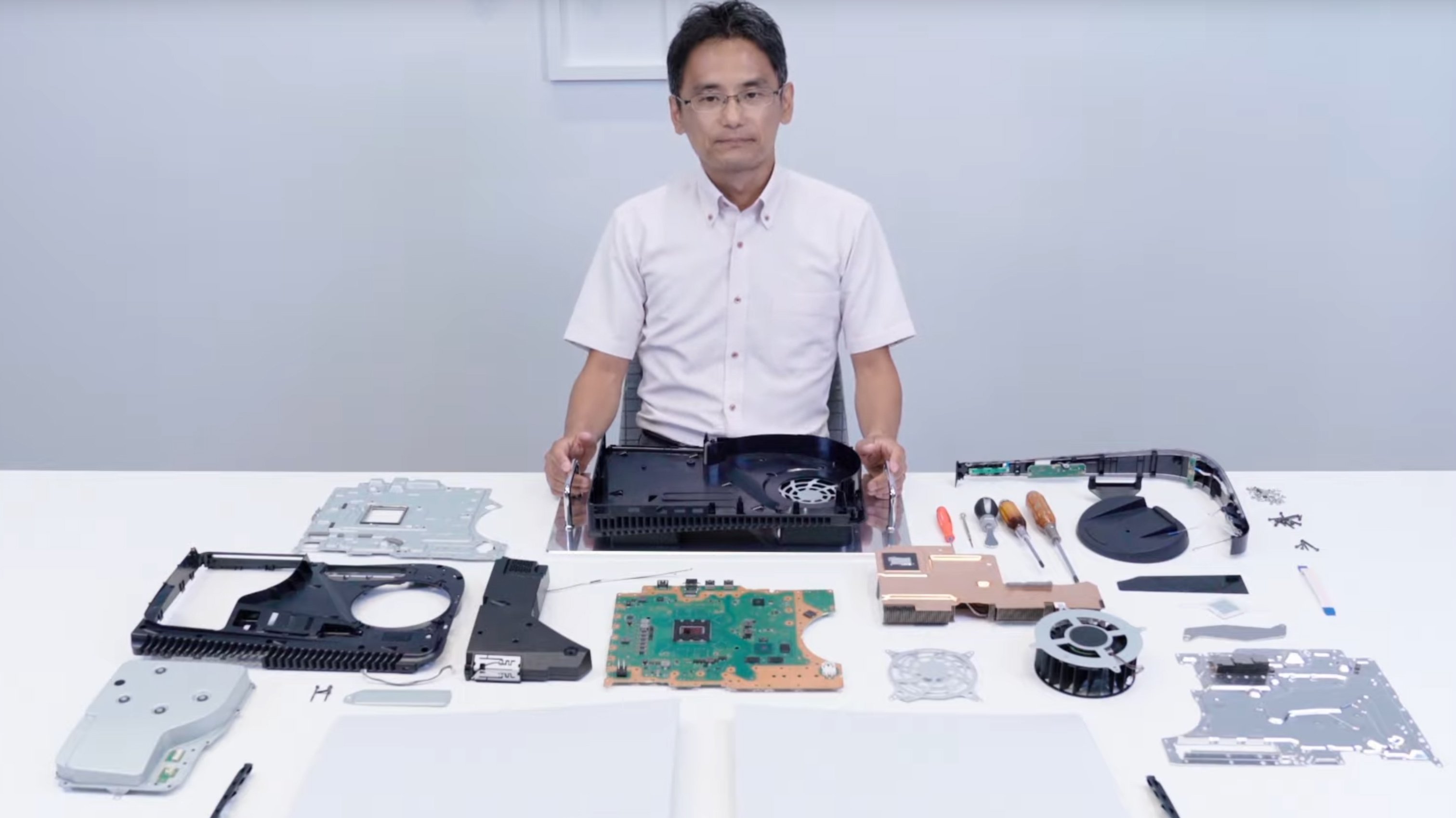 Sony, PlayStation 5'i Parçalarına Ayırdığı Özel Bir Video Yayınladı