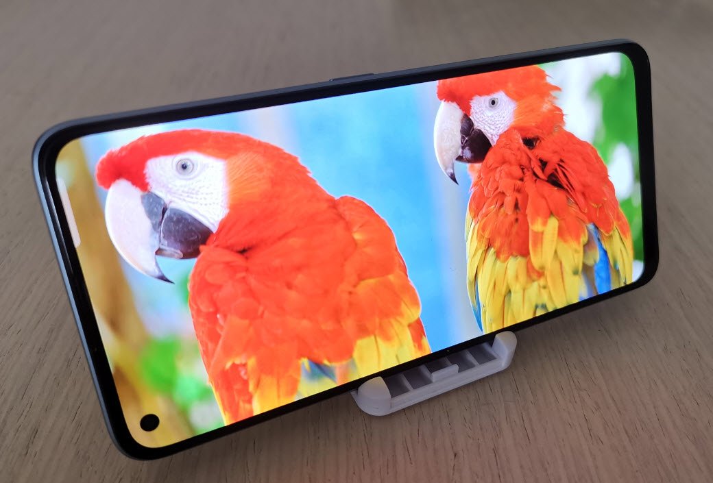Canlı renkler için Super AMOLED ekran