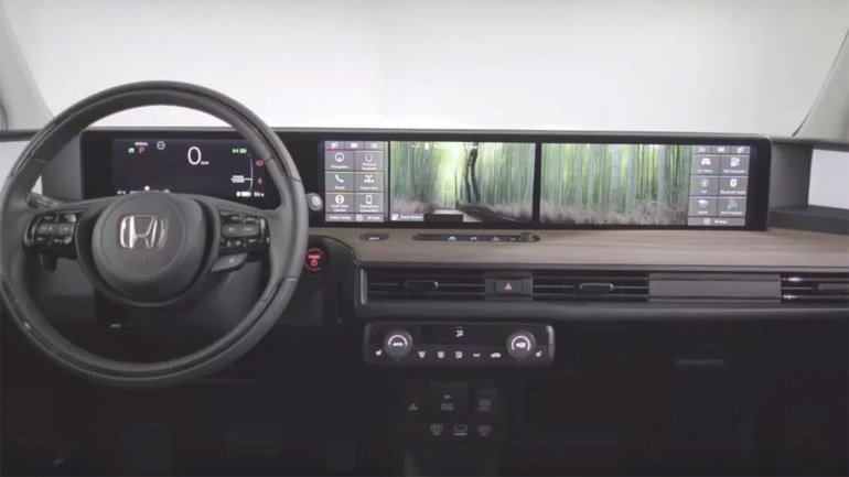 Mercedes'ten, MBUX Adı Verilen Muazzam Bir Araç İçi Ekran Geliyor