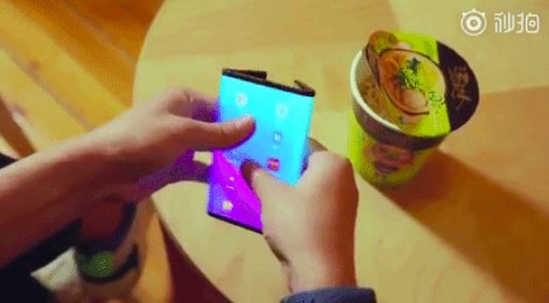 Bugüne dek Karşımıza Çıkan, En Şaşırtıcı 6 Katlanabilir Telefon Konsepti