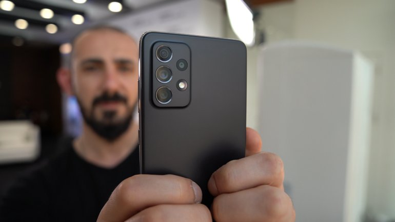Beklenen Telefon Geldi: İşte Samsung Galaxy A72 İncelemesi!