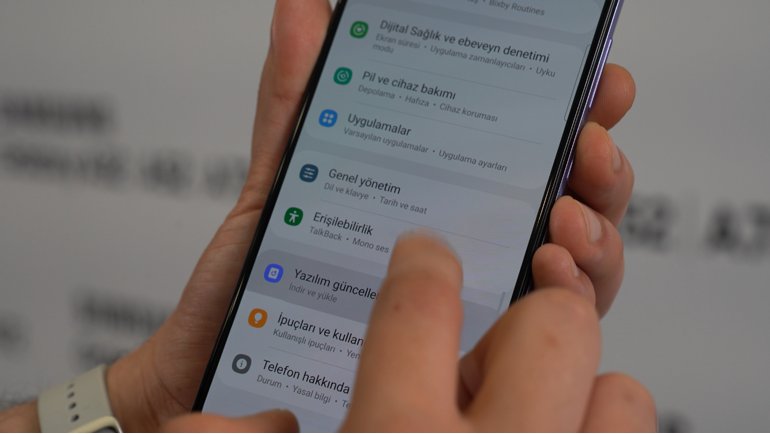 Beklenen Telefon Geldi: İşte Samsung Galaxy A72 İncelemesi!