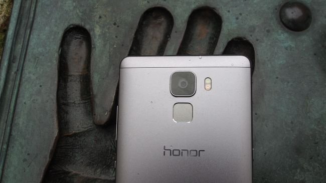 Parmak izi okuyucu ve akıllı tuş