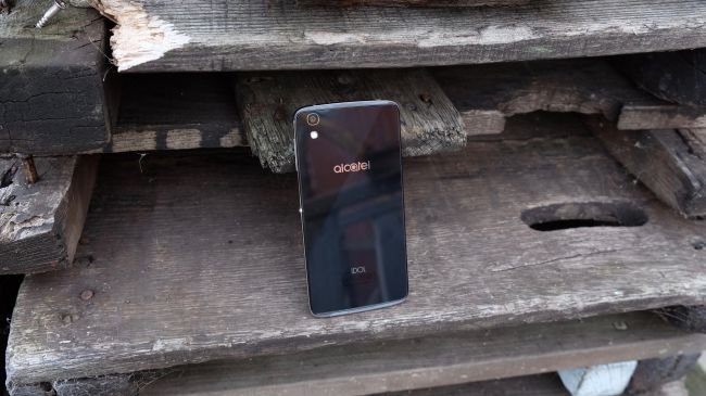 Ekran, işletim sistemi ve hoparlör