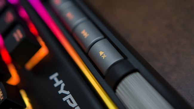 HyperX Alloy Elite RGB özellikleri neler?