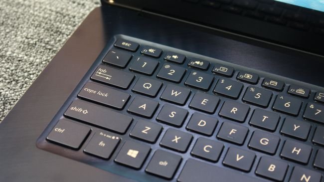 Klavye yüzeyi ve ScreenPad