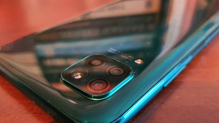 Huawei P40 lite Tasarımı Nasıl?