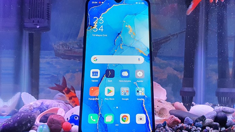 OPPO Reno3 Ekranı Nasıl?