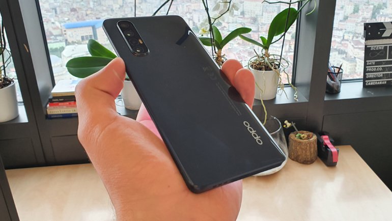 OPPO Reno3 Pro Tasarımı Nasıl?