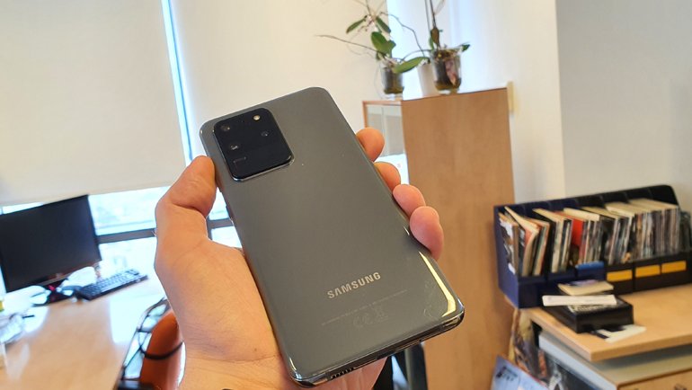 Samsung Galaxy S20 Ultra Tasarımı Nasıl?