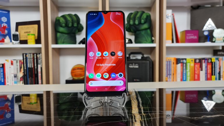 realme C11 Ekran ve İşletim Sistemi