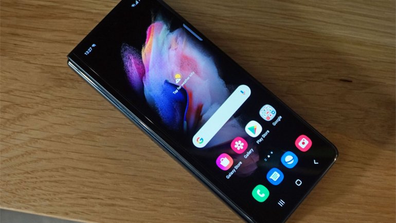 Samsung Galaxy Z Fold 3 Ekran Özellikleri